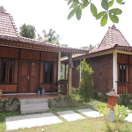 Balkondes Karanganyar Pottery Academy Hotel Magelang Exterior foto